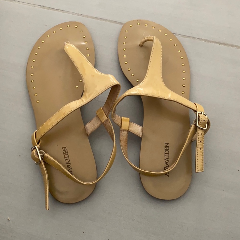 Cute sandals.
